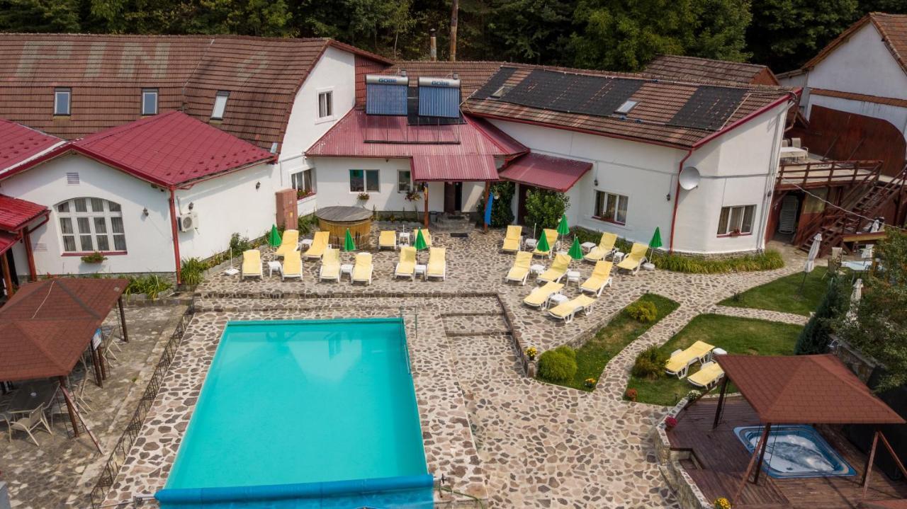 Pensiunea Alpin Păltiniş エクステリア 写真